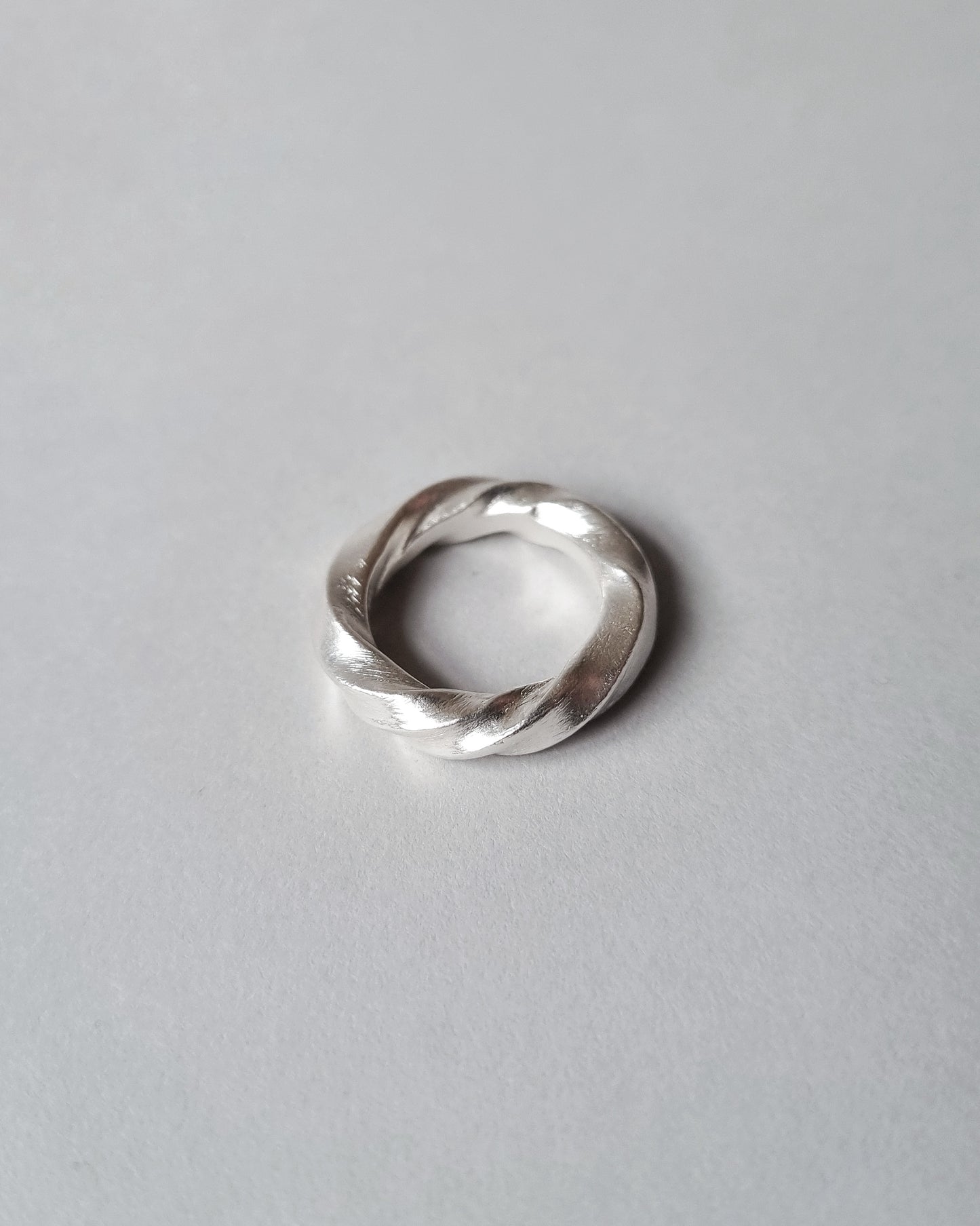 VERONIA Twisted Silver Ring